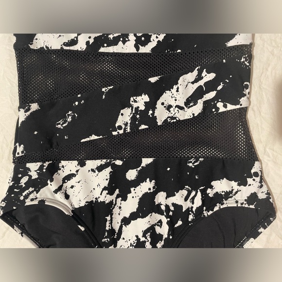 CARMEN MARC VALK
SWIMWEAR - Picture 4 of 8